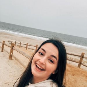 Meet your Posher, Olivia